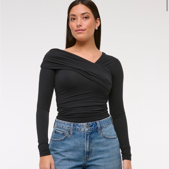 Curve Love High Rise Loose Short - Picture 3 of 8